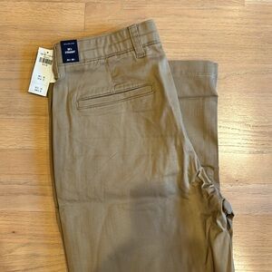 Abercrombie & Fitch 90’s Straight tan pants — size 34x30 — NWT